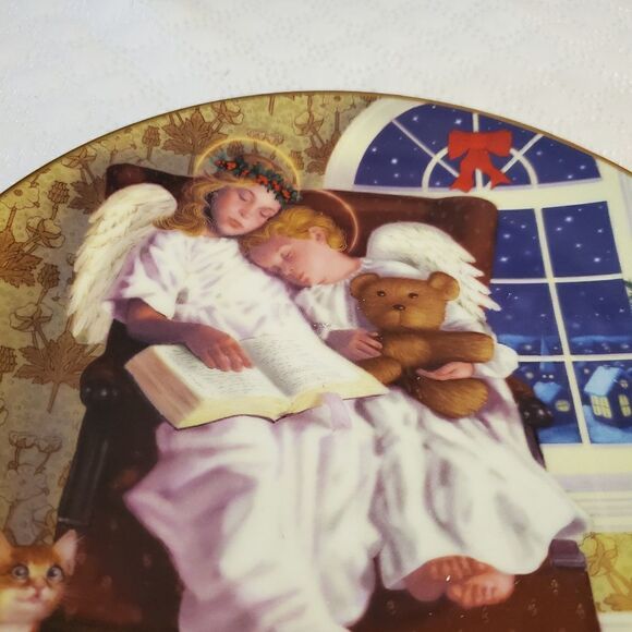 Avon VTG "Heavenly Dreams" 1997 Christmas Plate - Picture 3 of 9